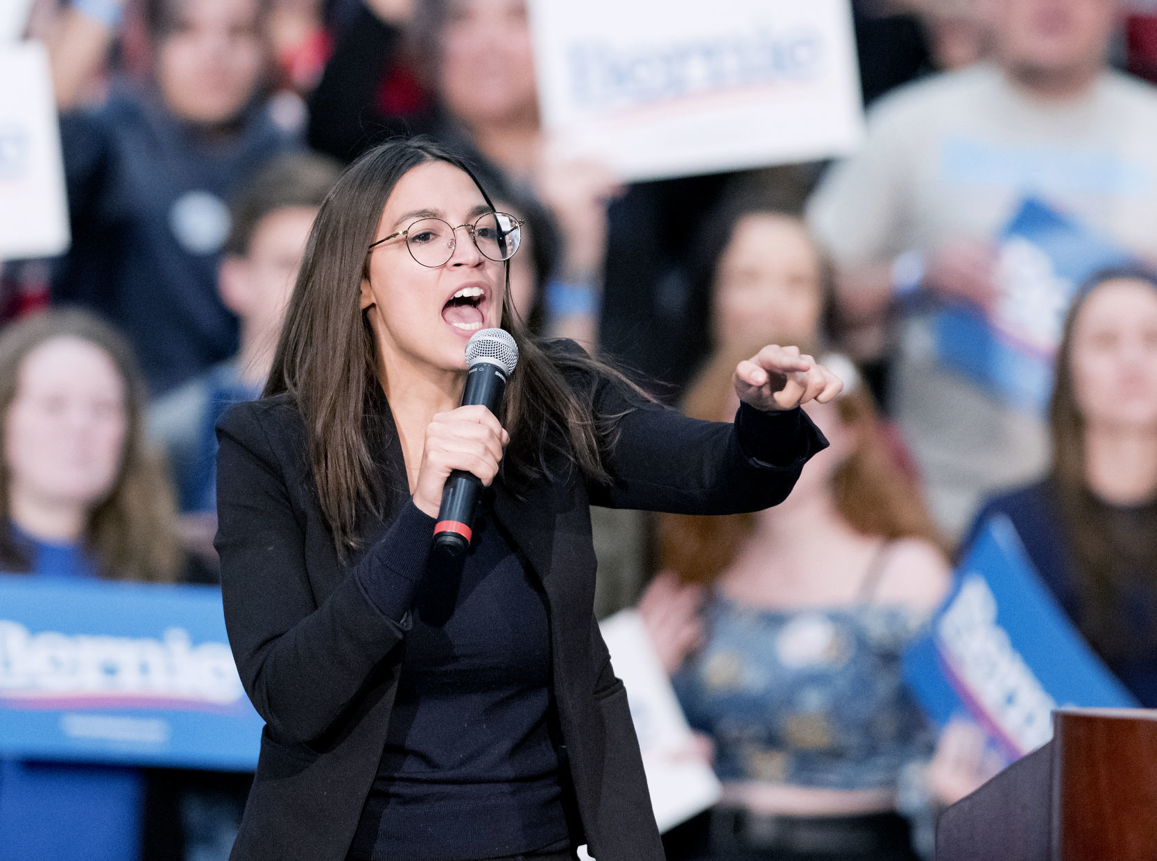 Bernie Sanders rallies in Sioux City